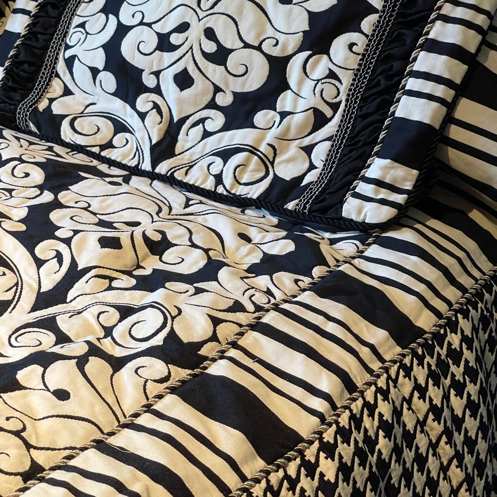 Sherry Kline comforter set